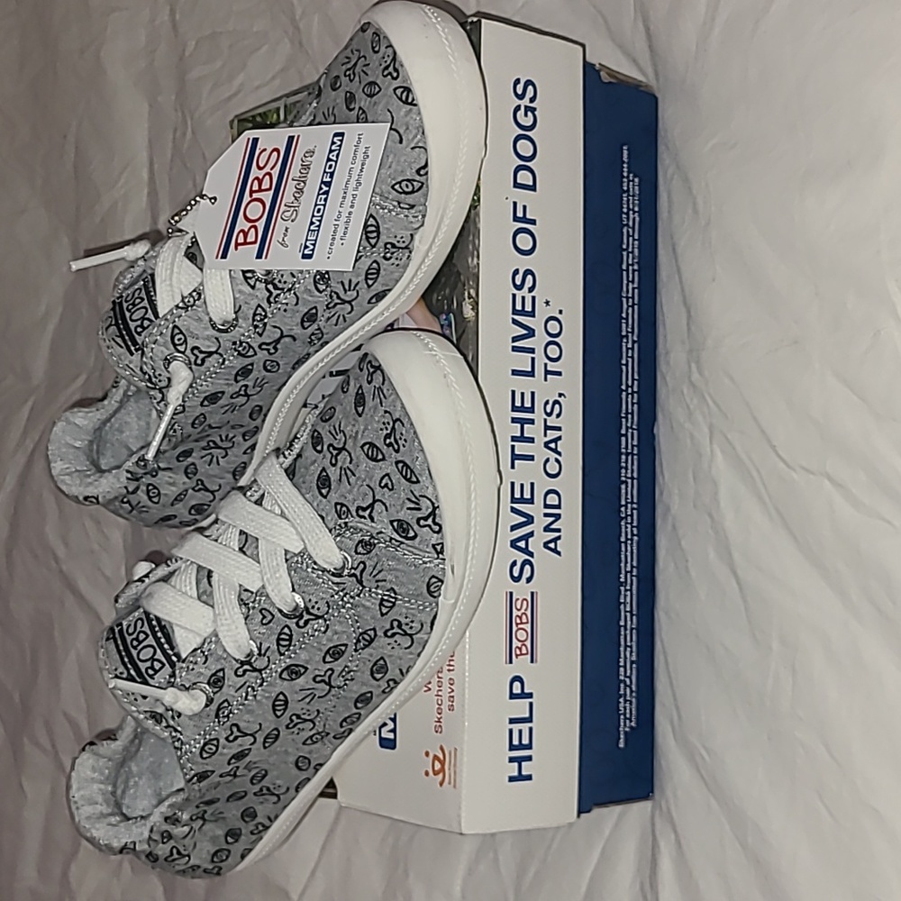 Bob's from Sketchers Cat House Party Size 7 womens